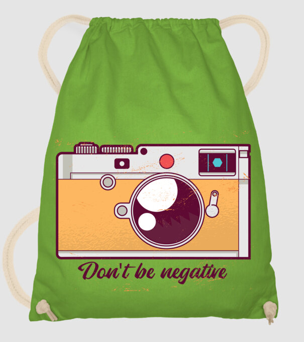 'Don''t be negative - tricou cu fotografie' model verde de măr pe tricou