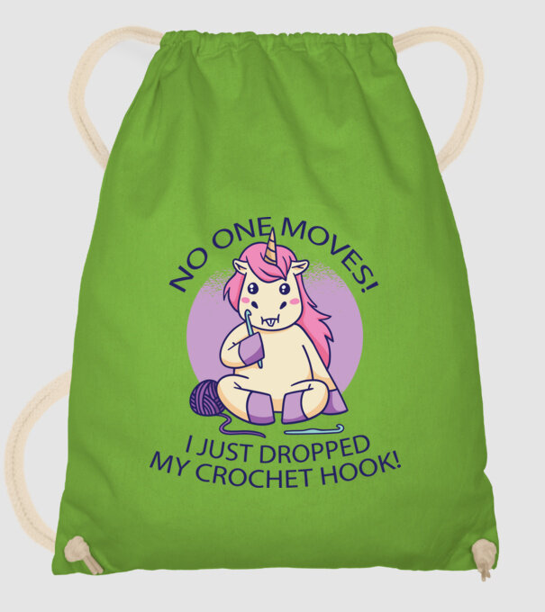 Nu mișcă nimeni, mi-a căzut acul de tricotat - Unicorn model verde de măr pe tricou