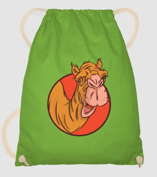 Cămilă model verde de măr pe tricou