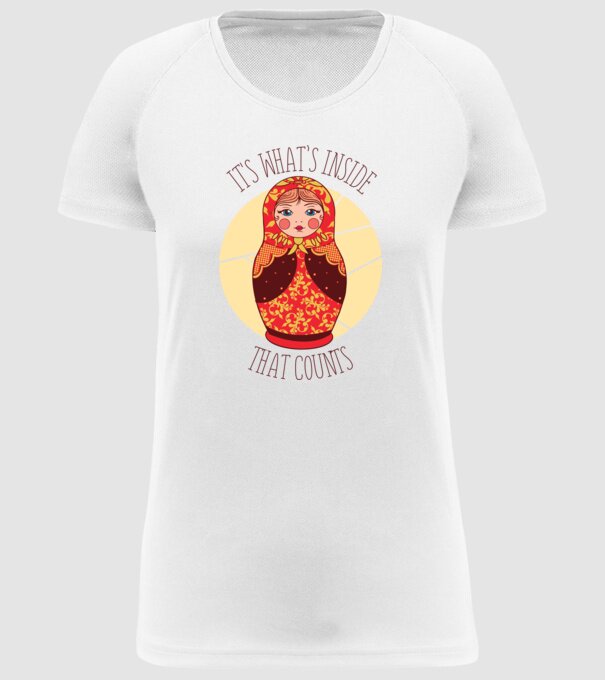 Interiorul contează - păpușă Mamushka model alb pe tricou