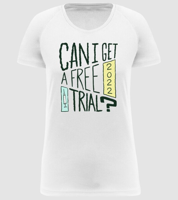  model alb pe tricou