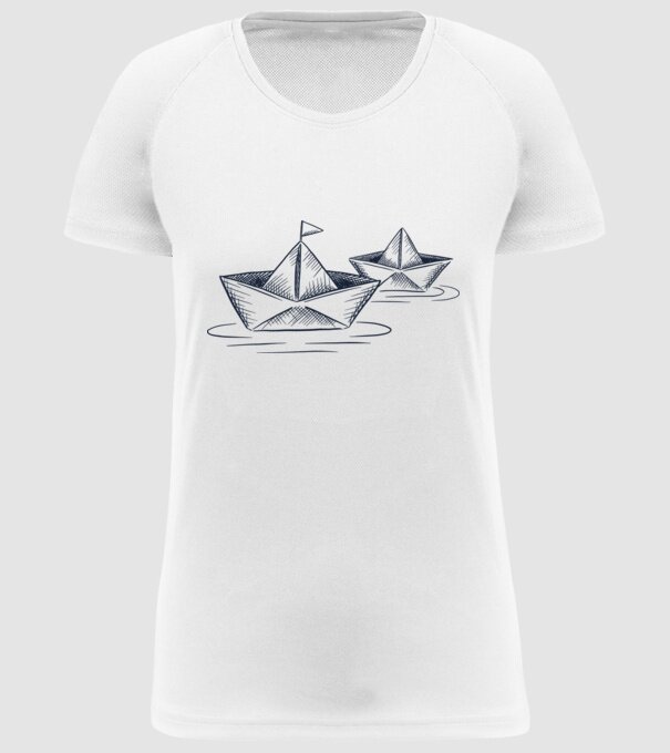 Barca de hârtie model alb pe tricou