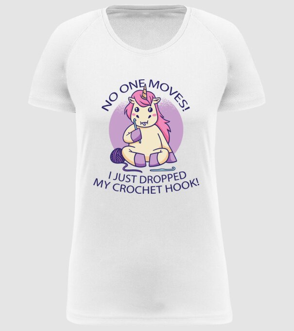 Nu mișcă nimeni, mi-a căzut acul de tricotat - Unicorn model alb pe tricou