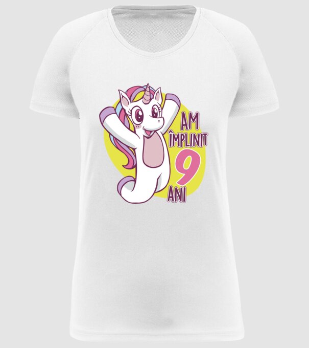 Am împlinit 9 ani model alb pe tricou