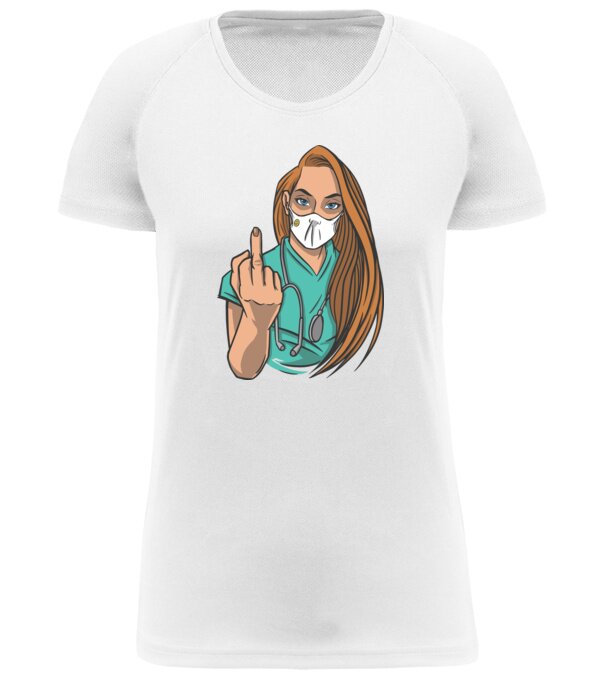  model  pe tricou