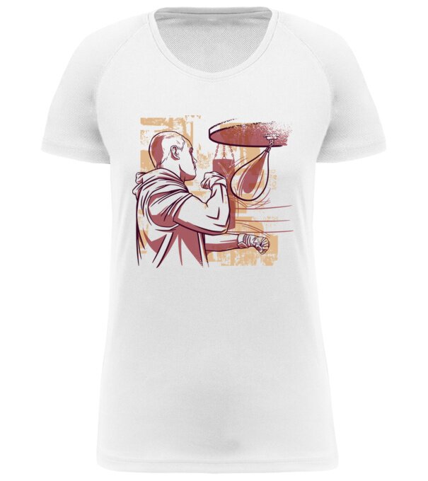  model  pe tricou