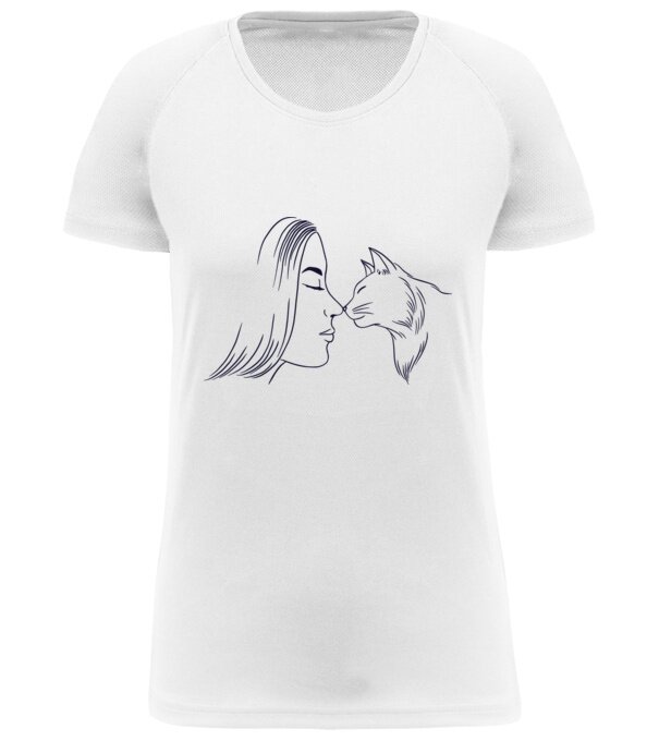  model  pe tricou