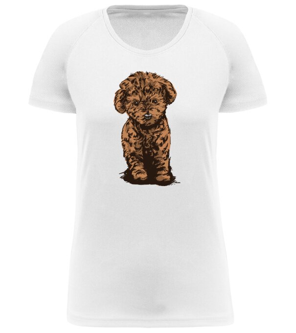  model  pe tricou