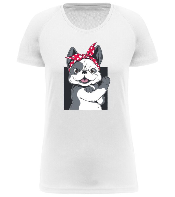  model  pe tricou