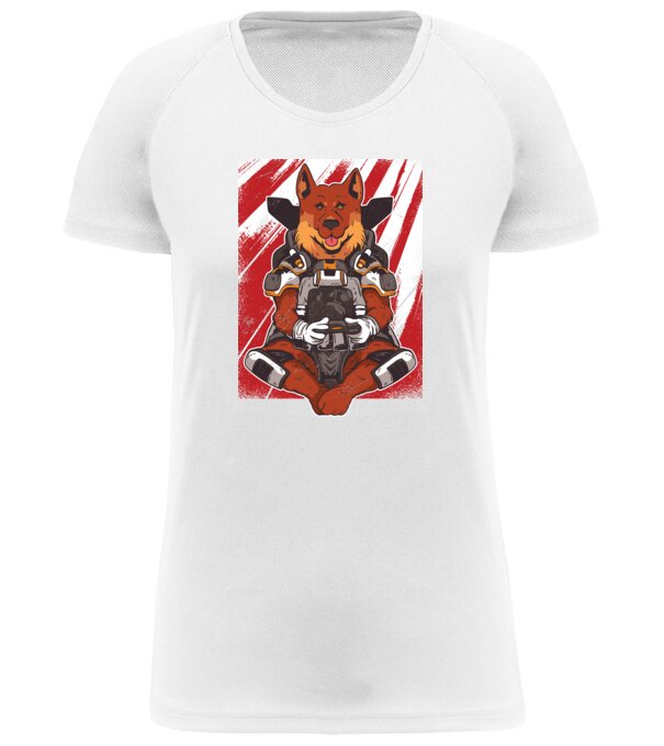  model  pe tricou