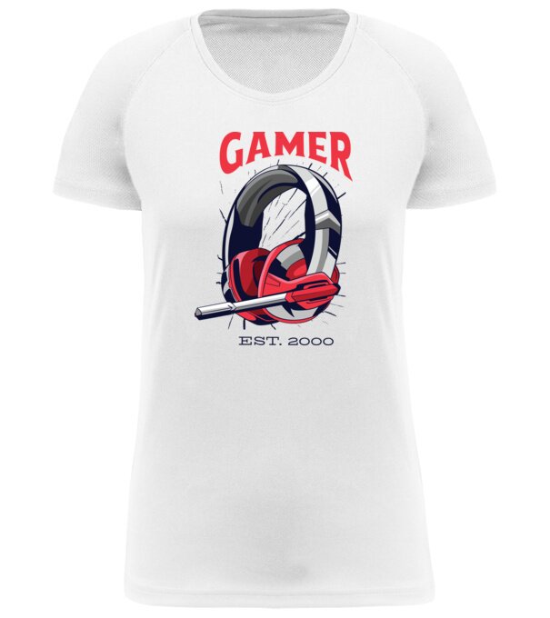  model  pe tricou