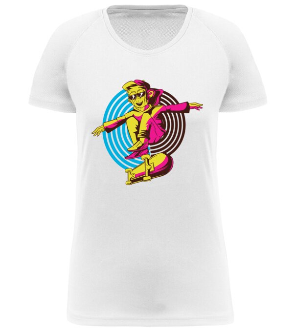  model  pe tricou
