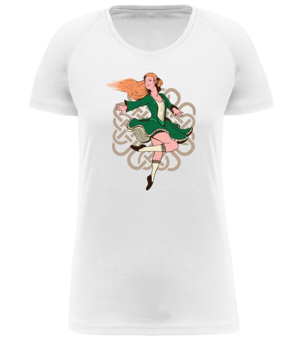  model  pe tricou