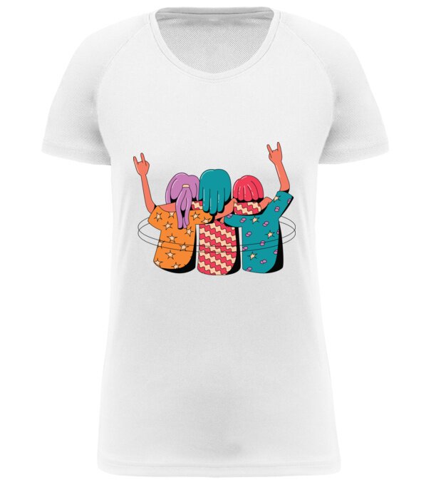  model  pe tricou