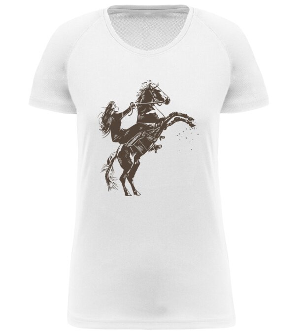 model  pe tricou