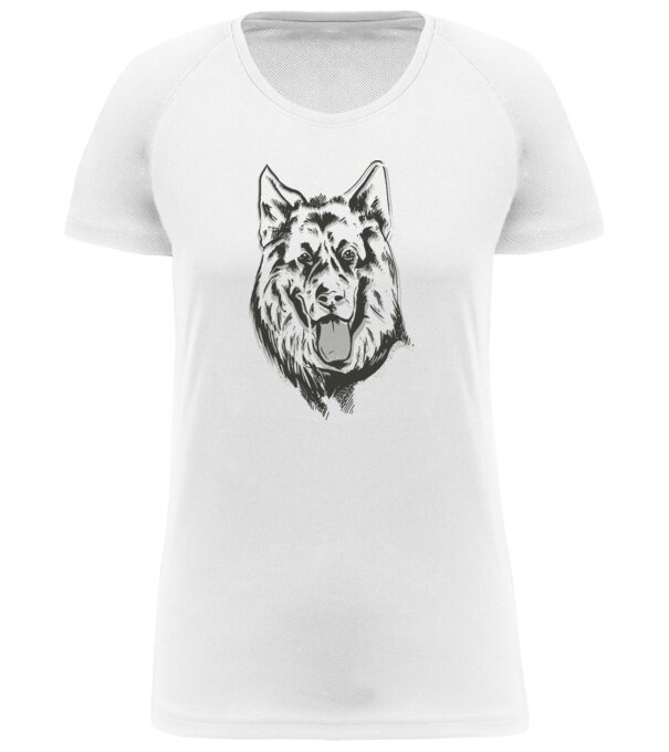  model  pe tricou