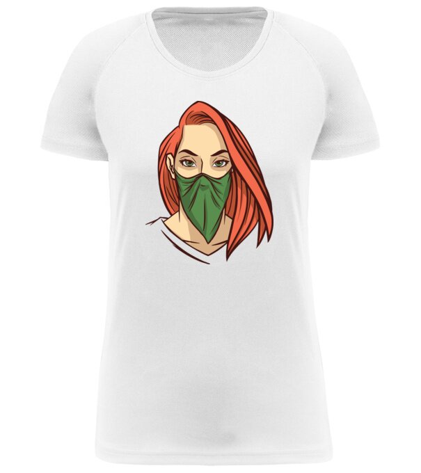  model  pe tricou