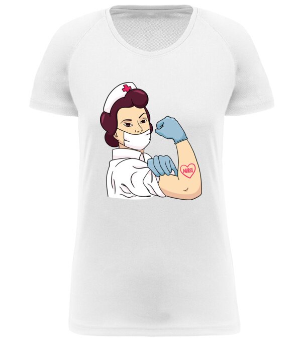  model  pe tricou