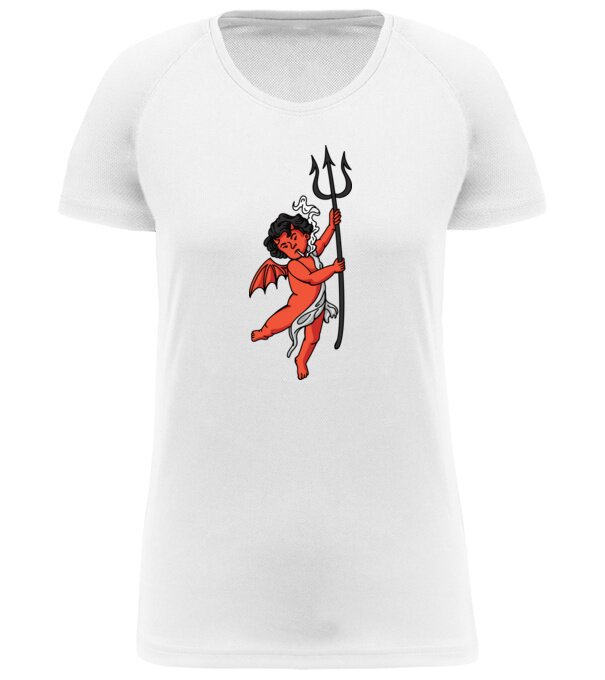  model  pe tricou