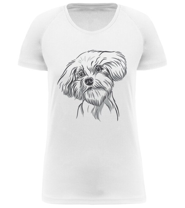  model  pe tricou