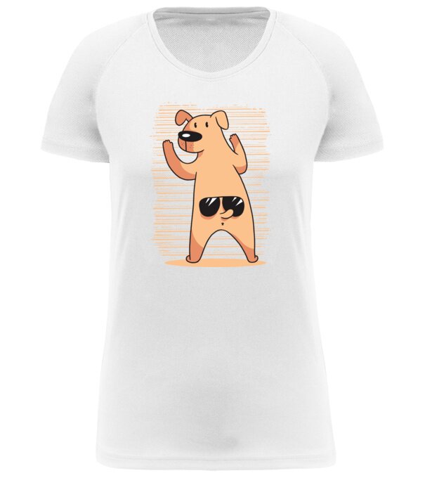  model  pe tricou