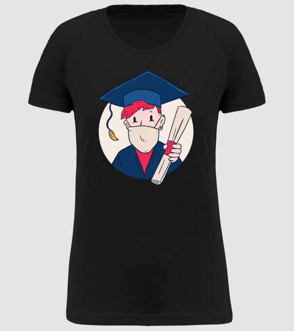 model negru pe tricou