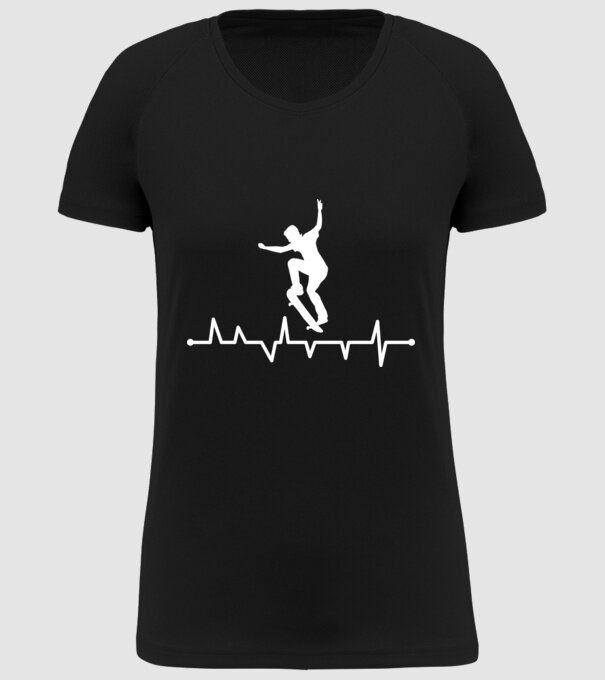 Heartbeat Skateboarder model negru pe tricou