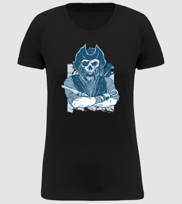 Pirat model negru pe tricou