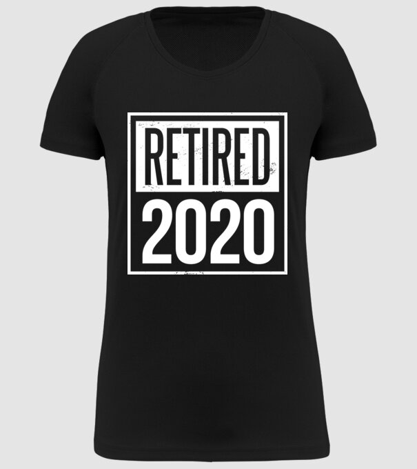 model negru pe tricou