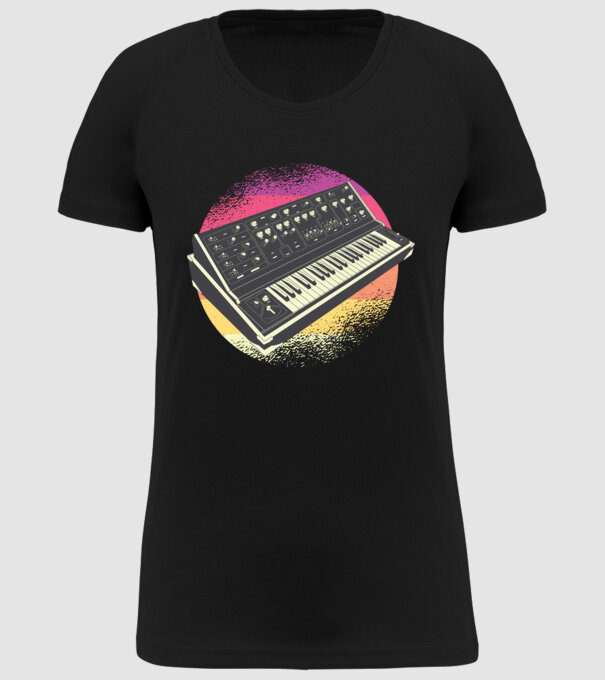 Sintetizator retro model negru pe tricou