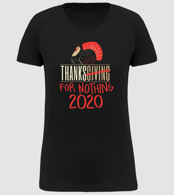 model negru pe tricou