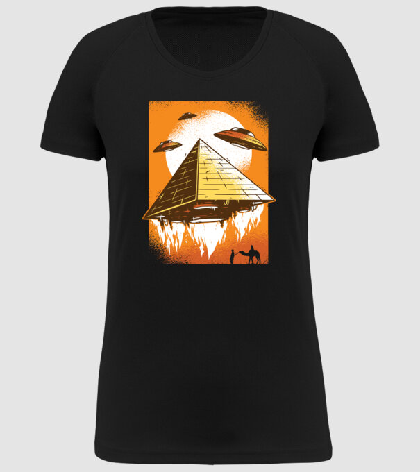 OZN Piramidă Alien model negru pe tricou