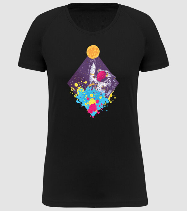 Astronaut model negru pe tricou