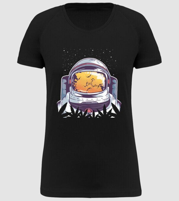 Astronaut Smoker model negru pe tricou