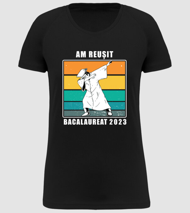 Am reușit 2023 model negru pe tricou