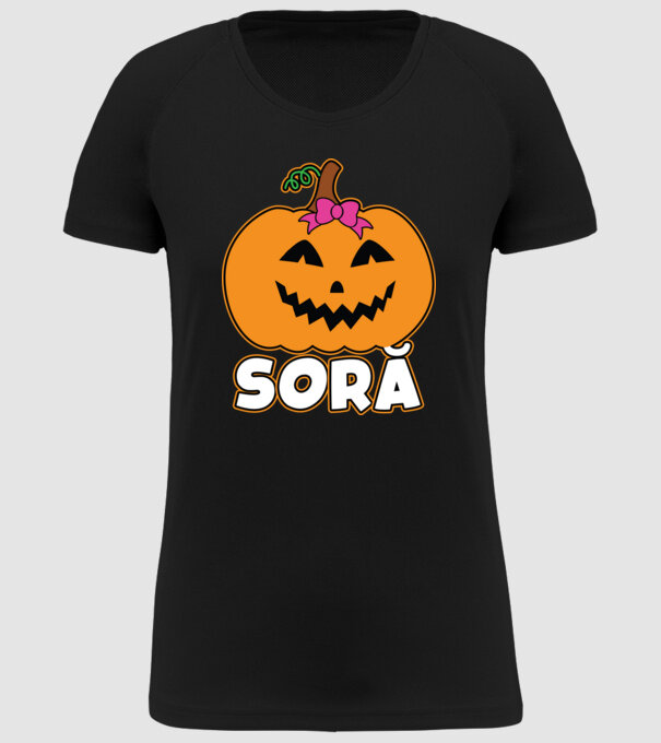 soră model negru pe tricou