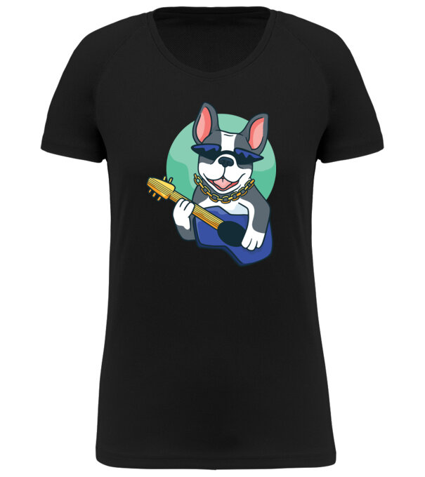 model  pe tricou