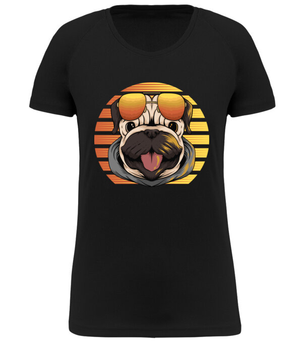  model  pe tricou