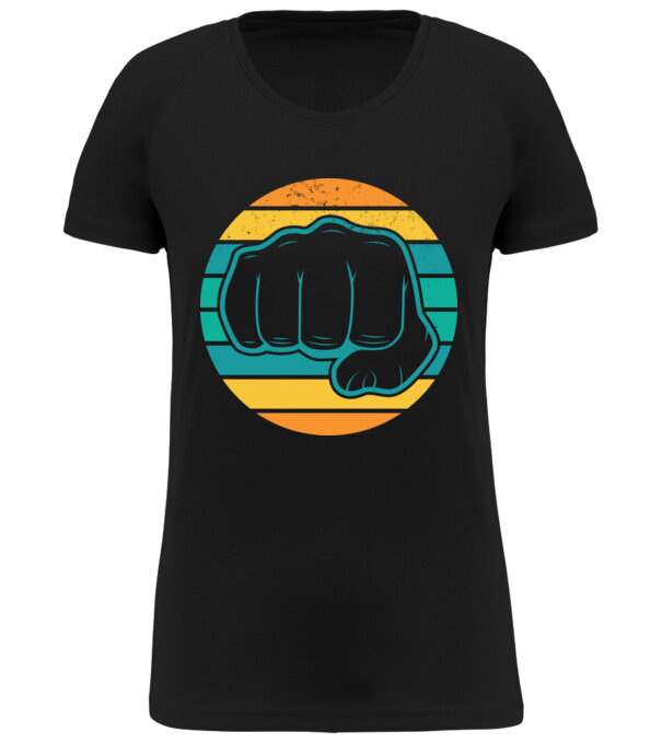  model  pe tricou