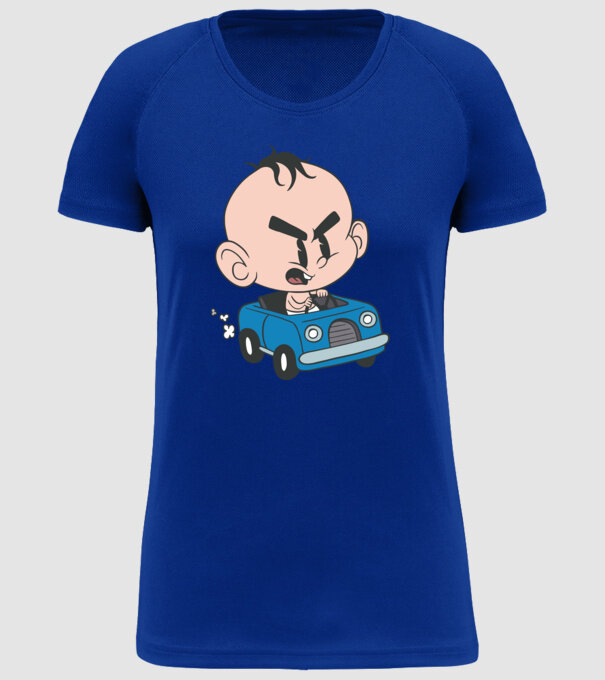 Copilaș cu mașină model albastru regal pe tricou