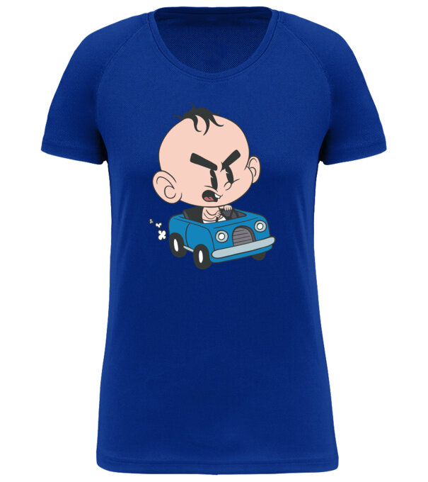  model  pe tricou