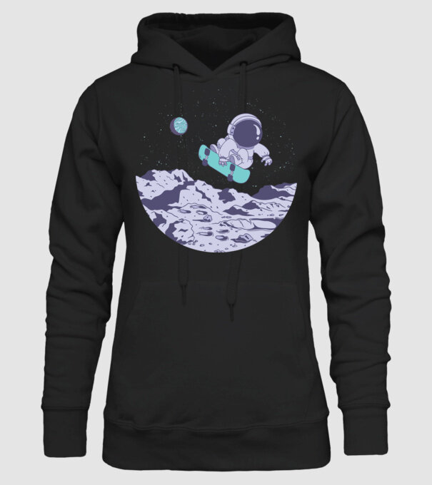 Astronaut Skateboarder model negru pe tricou