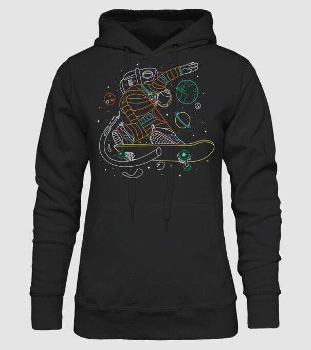Astronaut Skateboarder model negru pe tricou