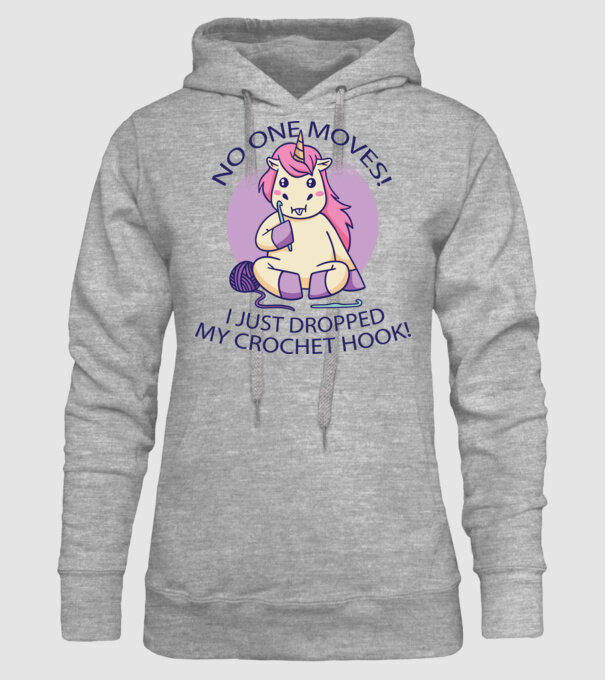 Nu mișcă nimeni, mi-a căzut acul de tricotat - Unicorn model gri pe tricou