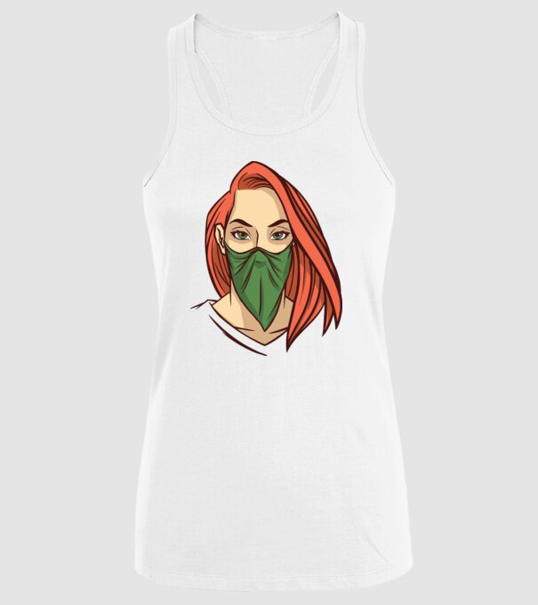 Femeie cu batic model alb pe tricou