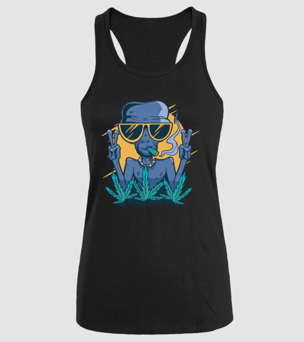 Alien drogat model negru pe tricou