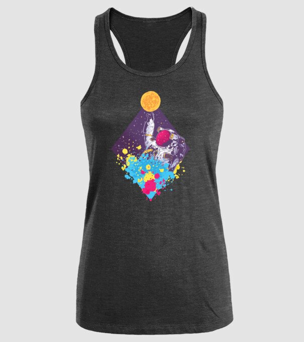 Astronaut model negru pe tricou