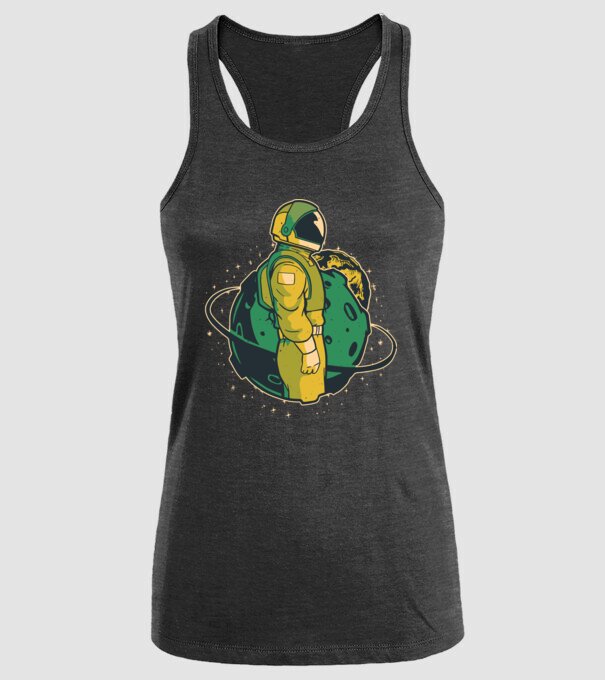 Astronaut model negru pe tricou
