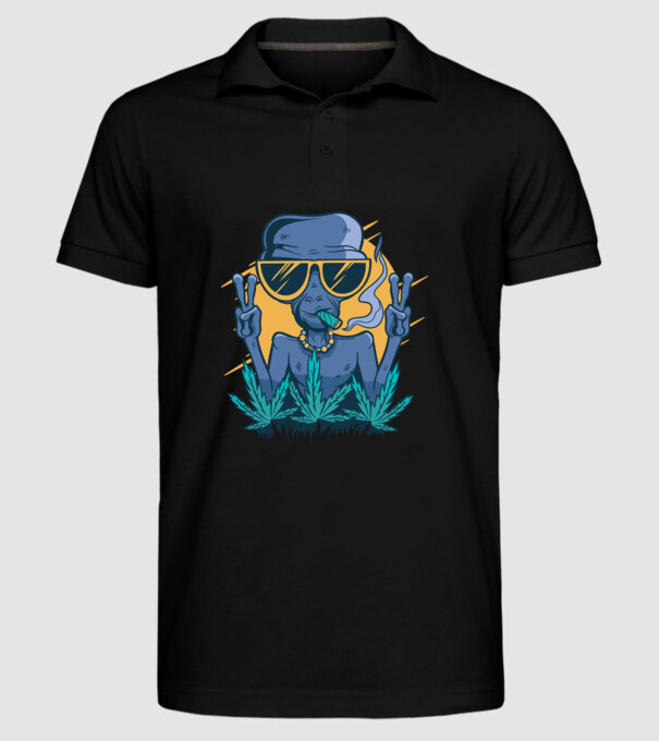 Alien drogat model negru pe tricou