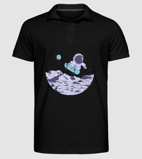 Astronaut Skateboarder model negru pe tricou